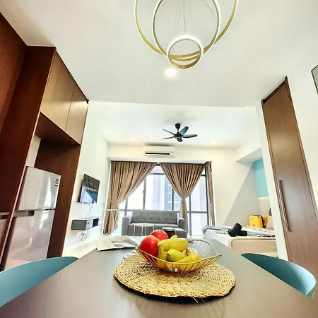 B2107 Grand Medini Pool View 100Ms Netflix By Stay Iskandar Puteri Luaran gambar