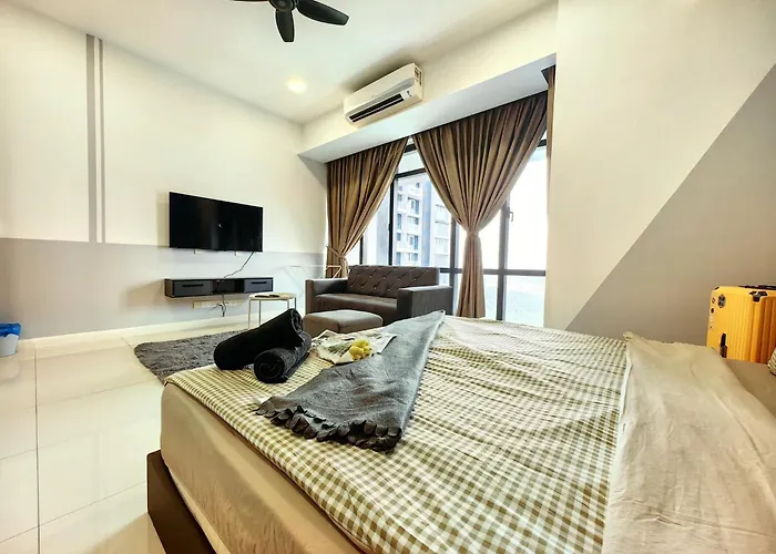 B2107 Grand Medini Pool View 100Ms Netflix By Stay