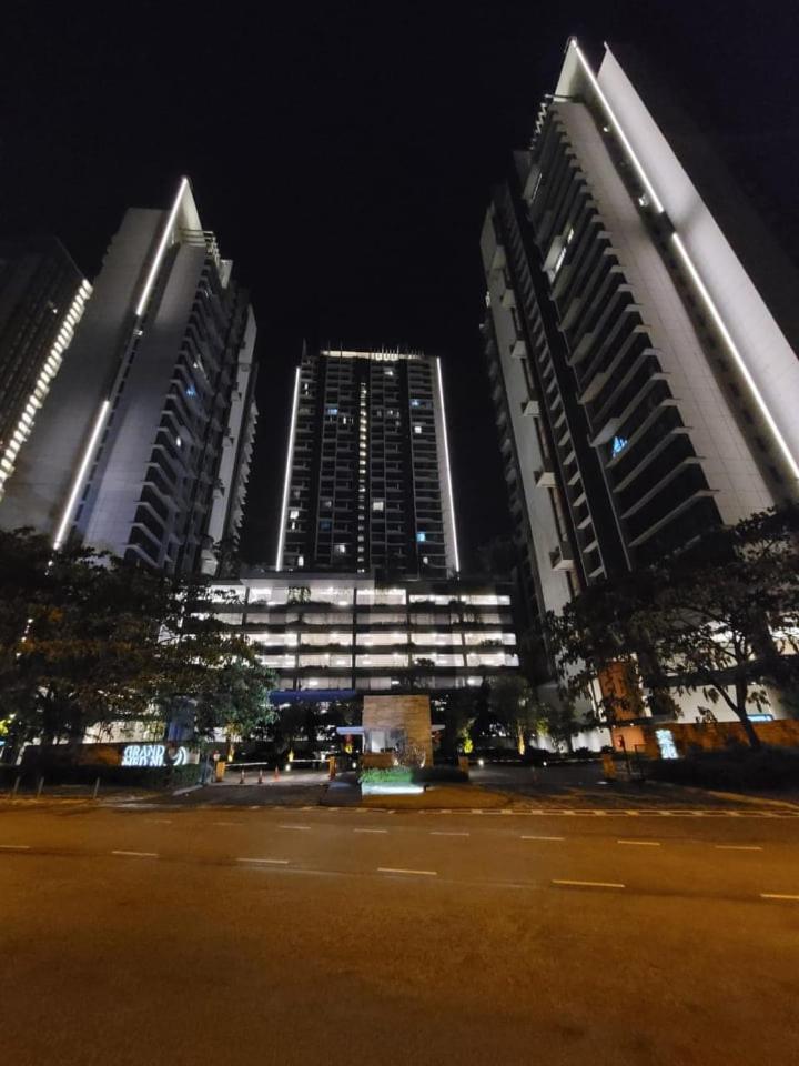 B2107 Grand Medini Pool View 100ms Netflix By Apartment Iskandar Puteri