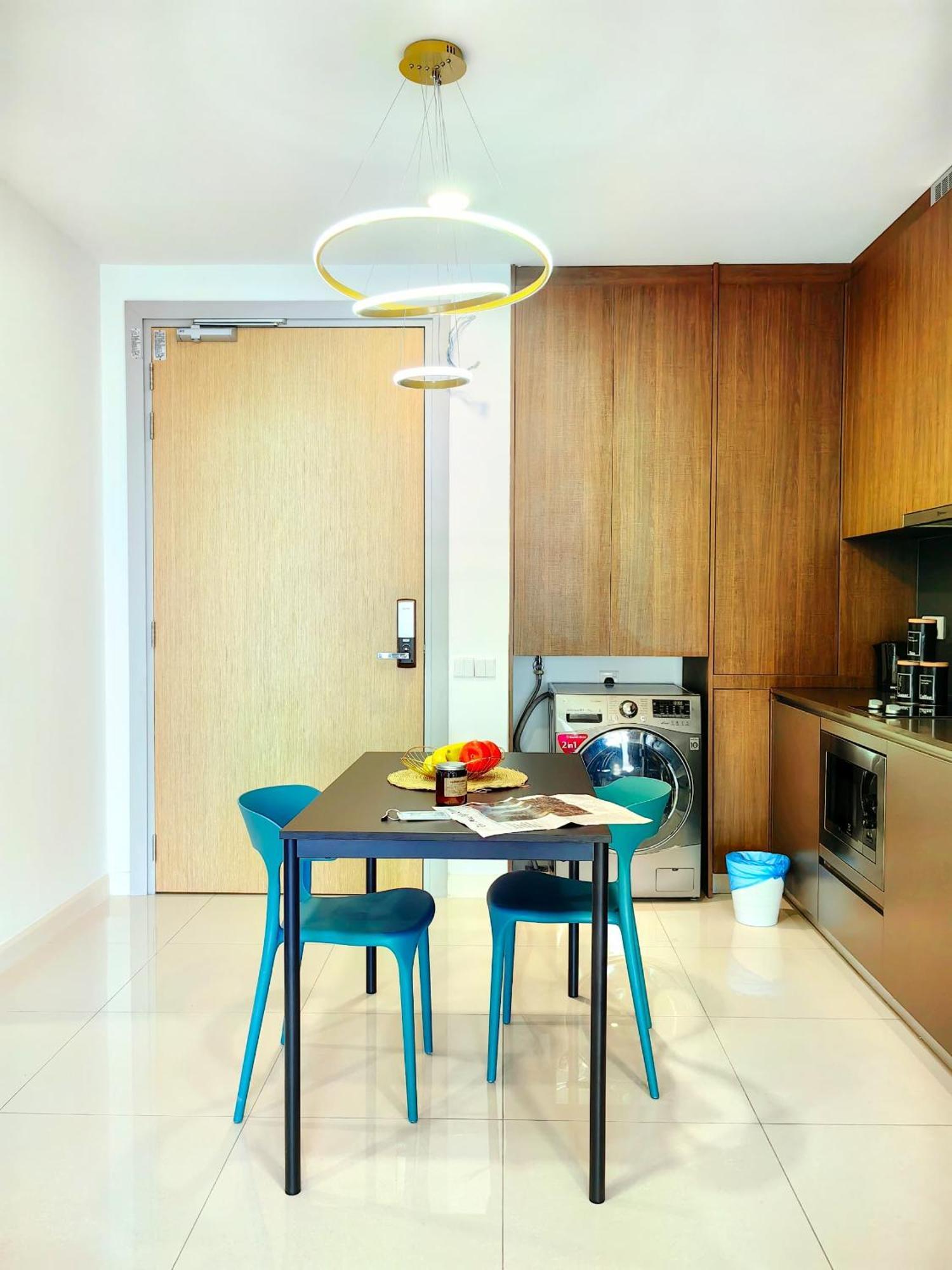 B2107 Grand Medini Pool View 100ms Netflix By Apartment *